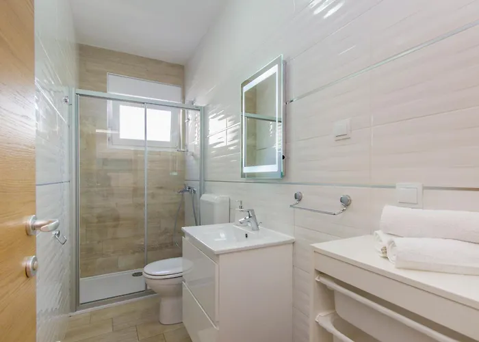 Sea View Slanica Vlake 公寓